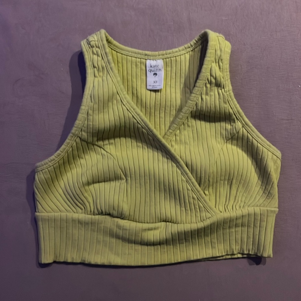 Kate Quinn sleep bra